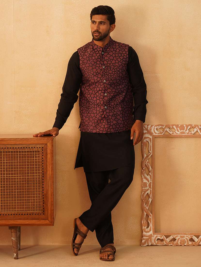 men embroidered kurta pyjama with jacket ethnic wear set - 21505342 - Standard Image - 2