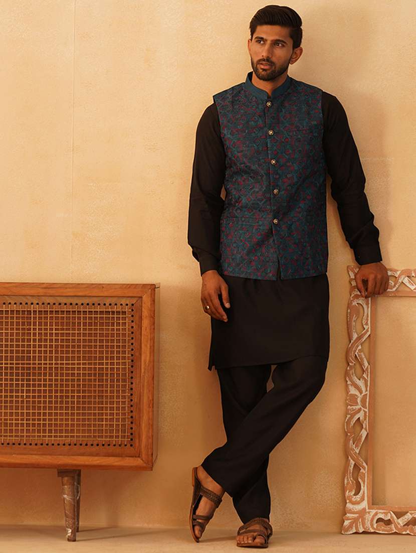men embroidered kurta pyjama with jacket ethnic wear set - 21505344 - Standard Image - 2