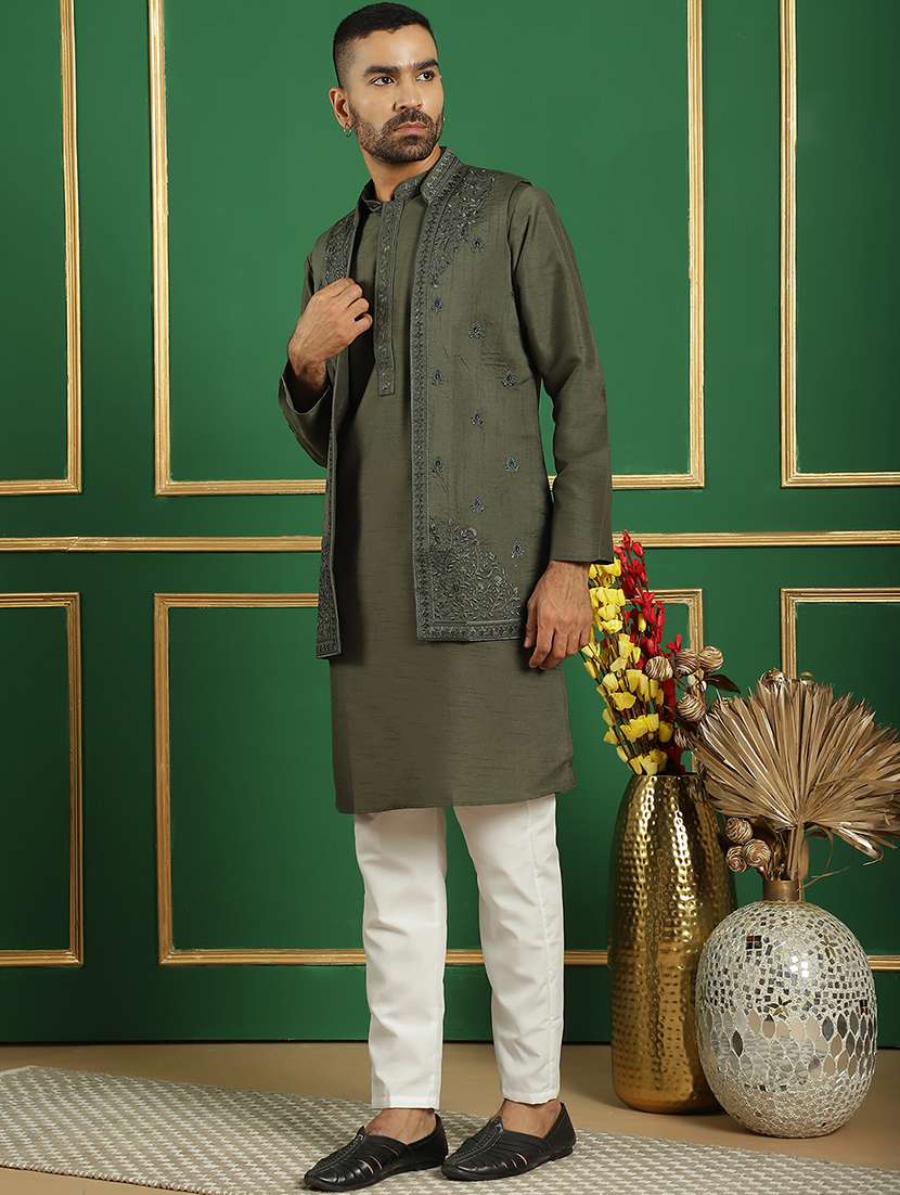 men embroidered kurta pyjama with jacket ethnic wear set - 21505349 - Standard Image - 2