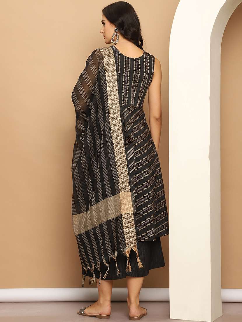 women black sleeveless kurta palazzo with dupatta set - 21507053 -  Standard Image - 2