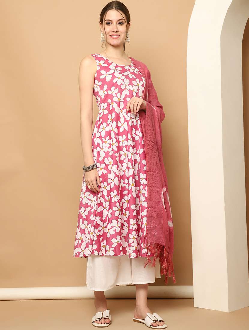 women pink sleeveless kurta palazzo with dupatta set