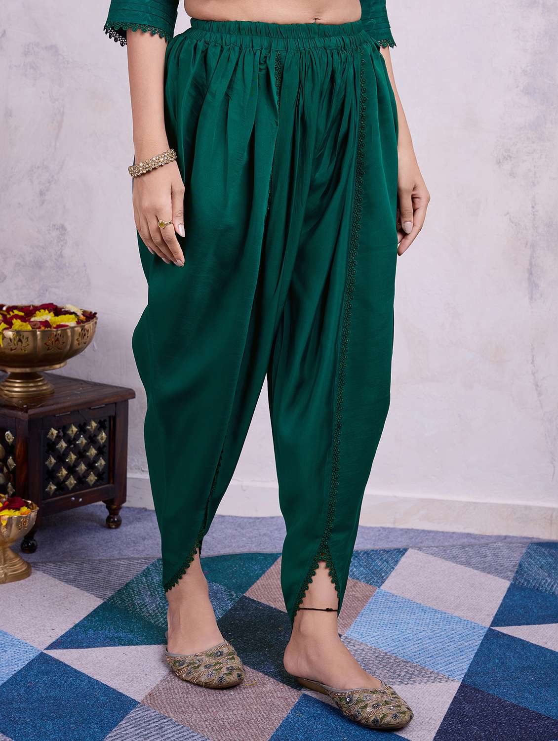 women three quarter sleeve green kurta with dupatta set - 21508884 -  Standard Image - 2