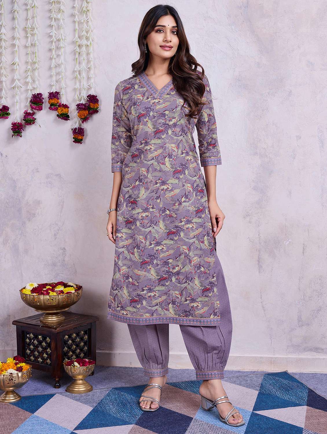 women v-neck floral kurta salwar set