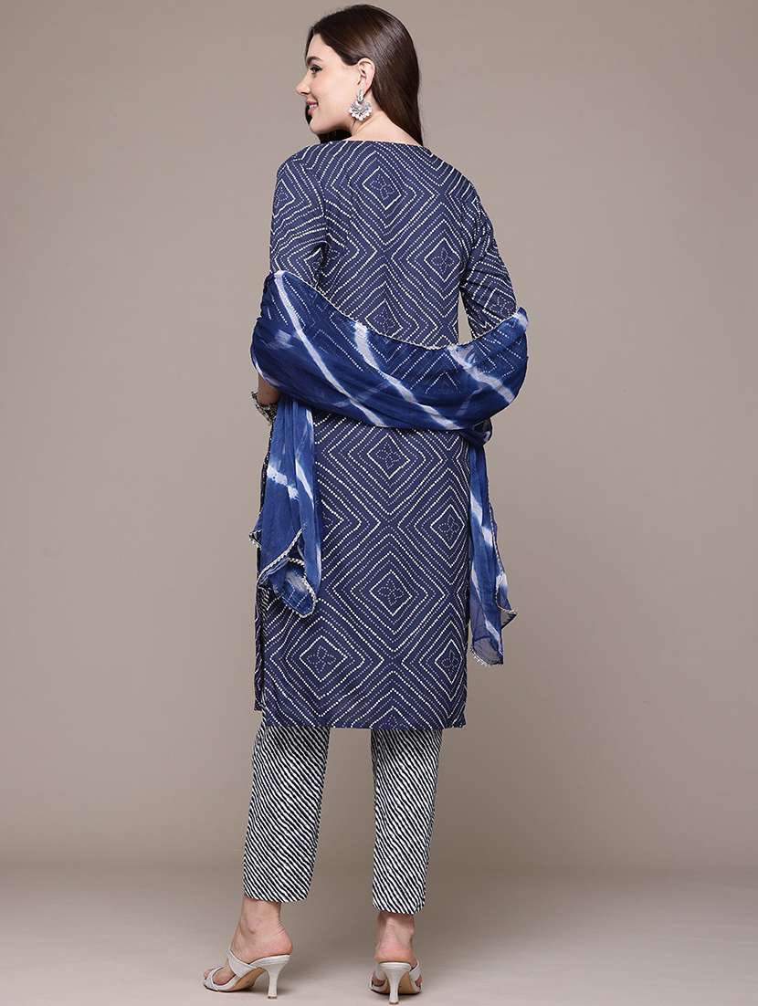 women three quarter sleeve kurta pant with dupatta set - 21510391 -  Standard Image - 2