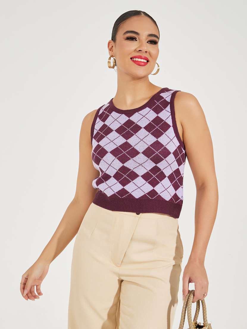 women geomegtric print sleeveless crop swaeter