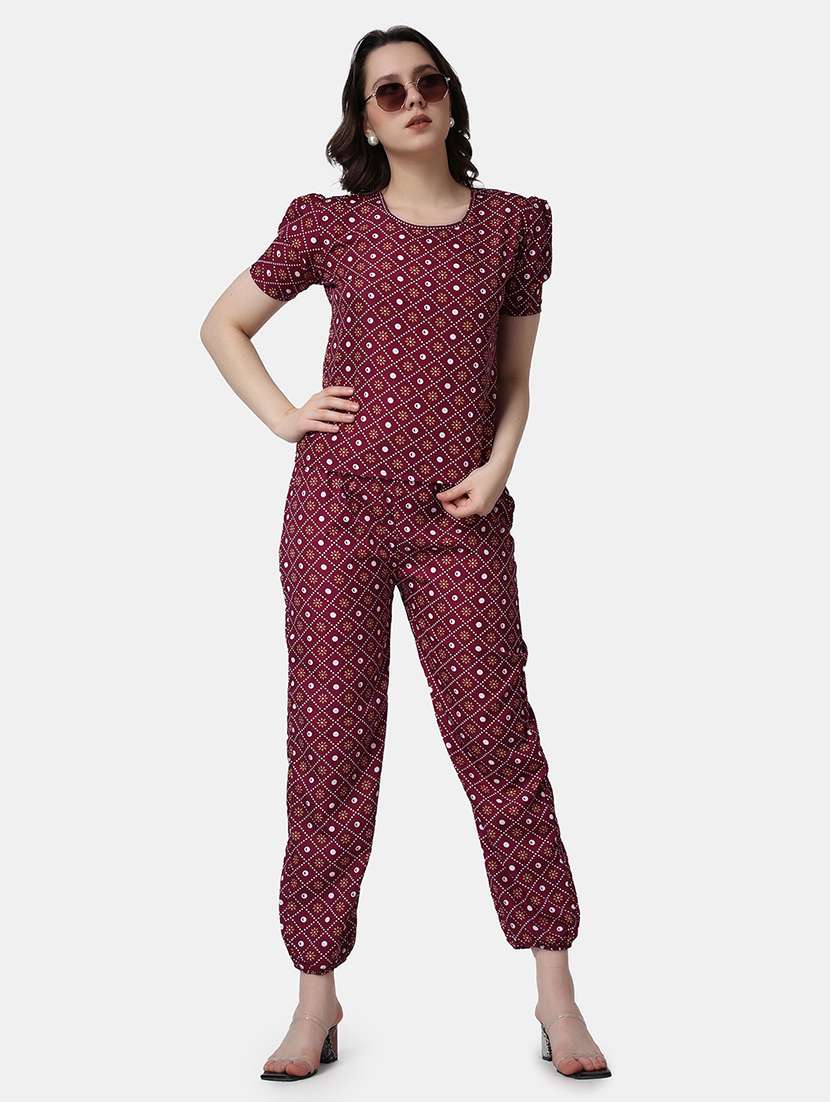 women printed t-shirt & jogger co-ord set - 21512982 - Zoom Image - 0