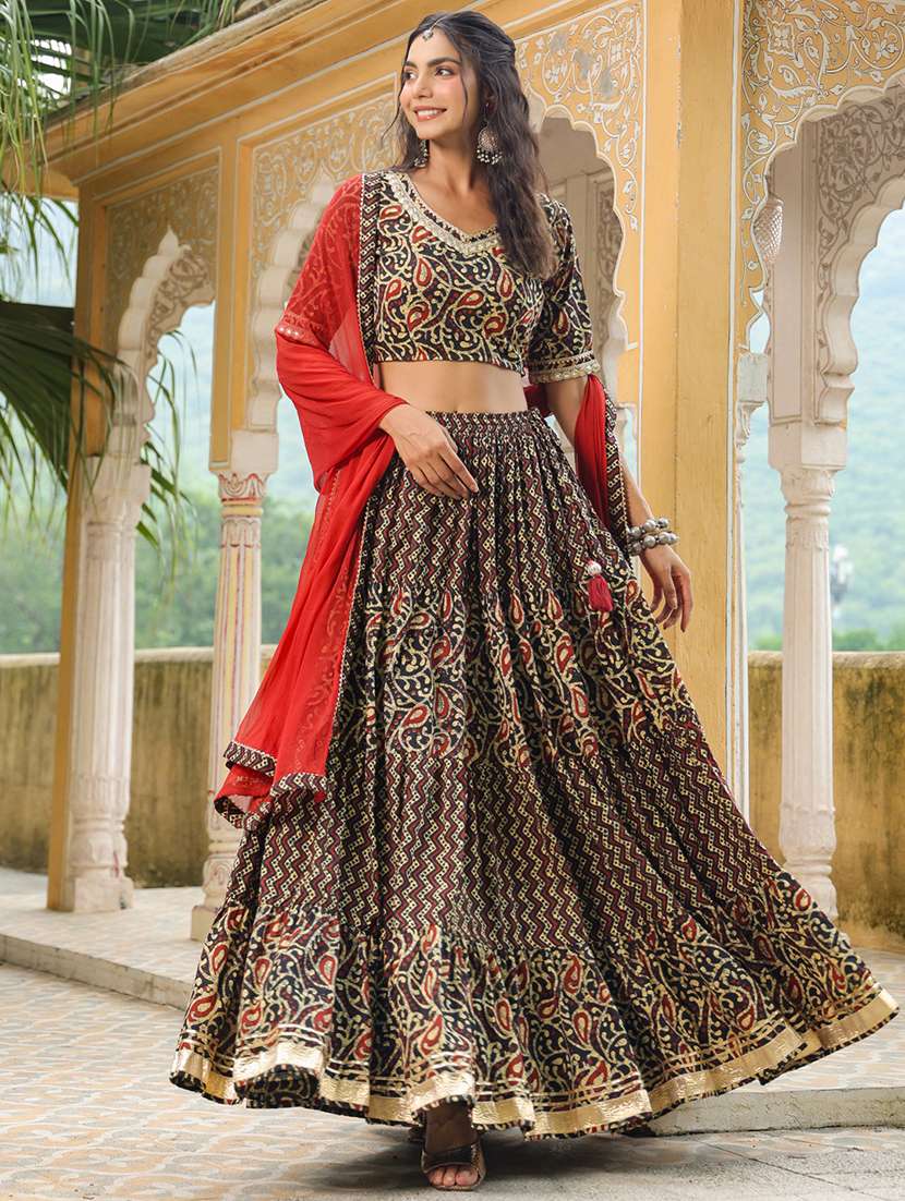 women black flared lehenga