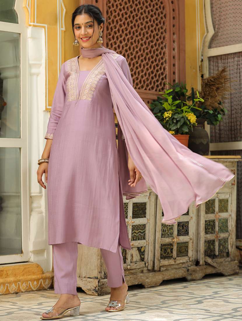 women lavender embroidered kurta pant set with dupatta