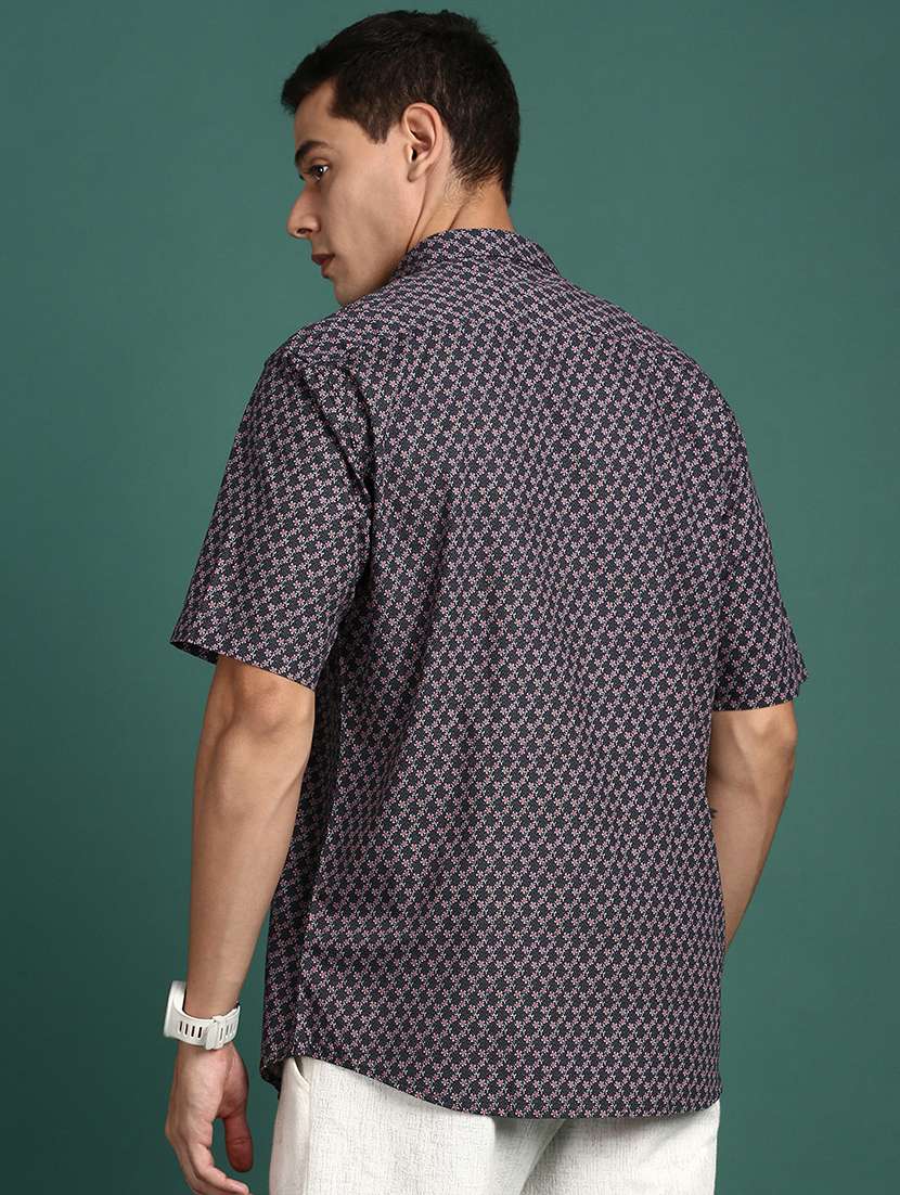 men printed short sleeves casual shirts - 21514426 -  Standard Image - 2