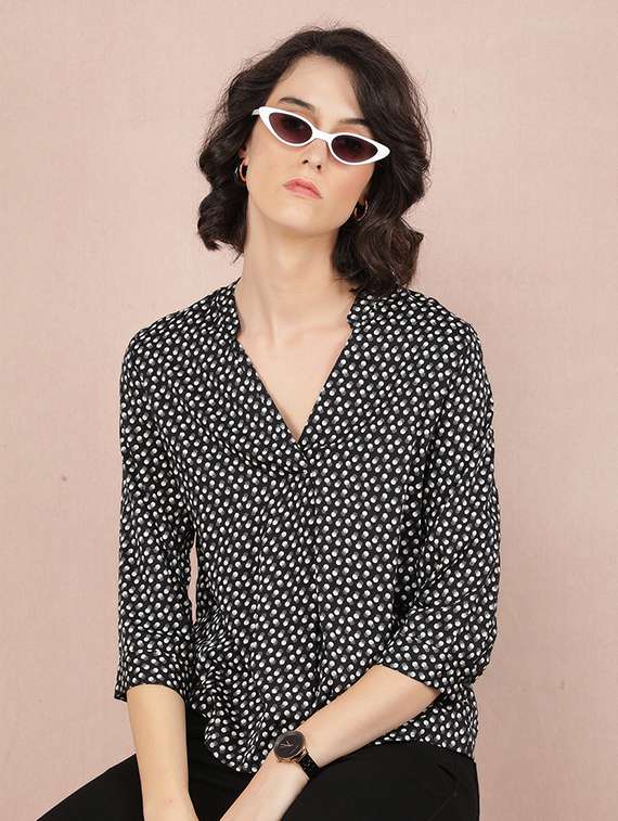 women black viscose regular top