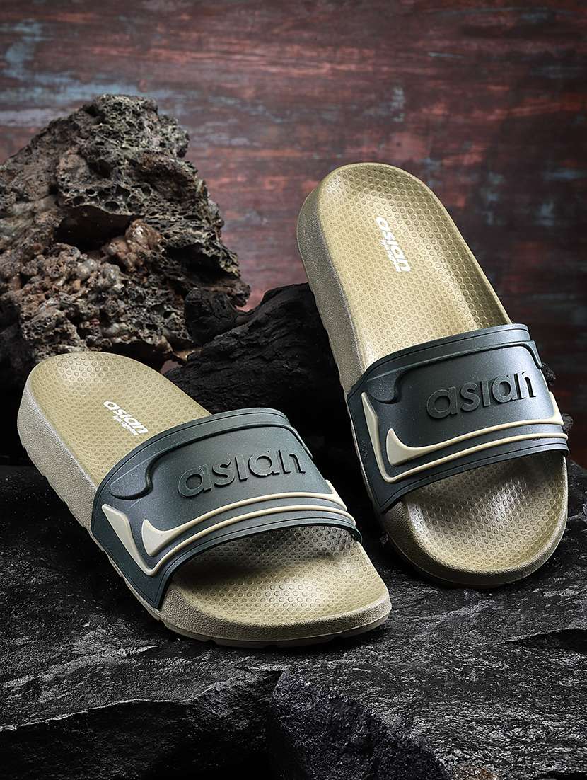 men typographic slip on slider