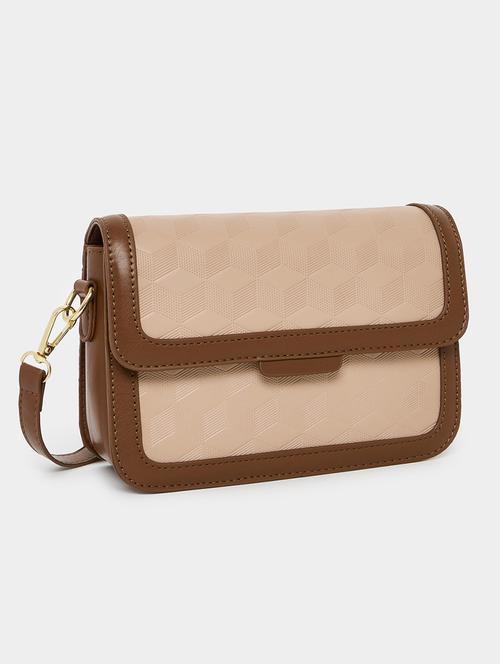 women textured handbag - 21518865 -  Standard Image - 0