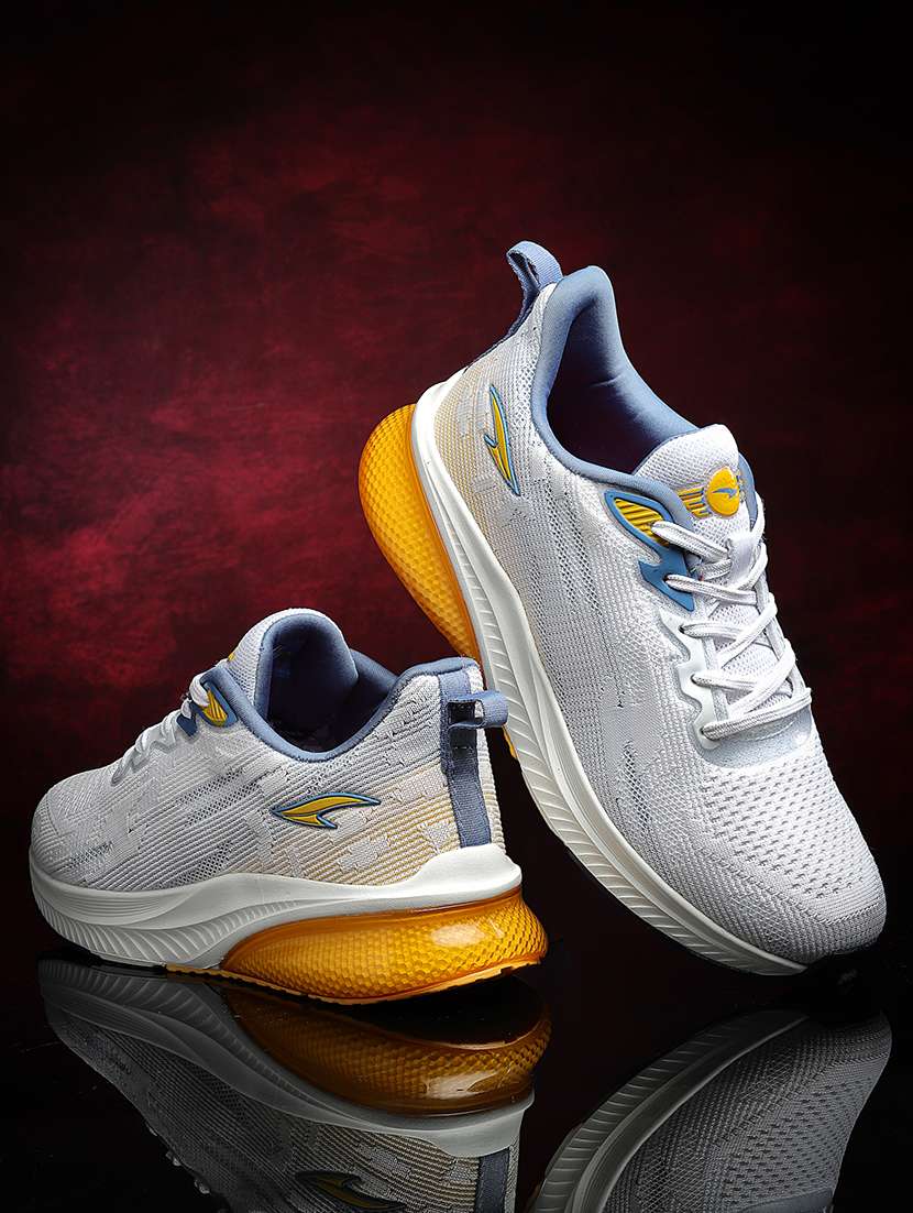 men white sport shoe