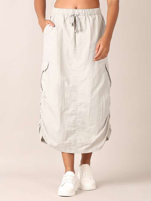 Women Solid Mid Rise Cargo Skirt