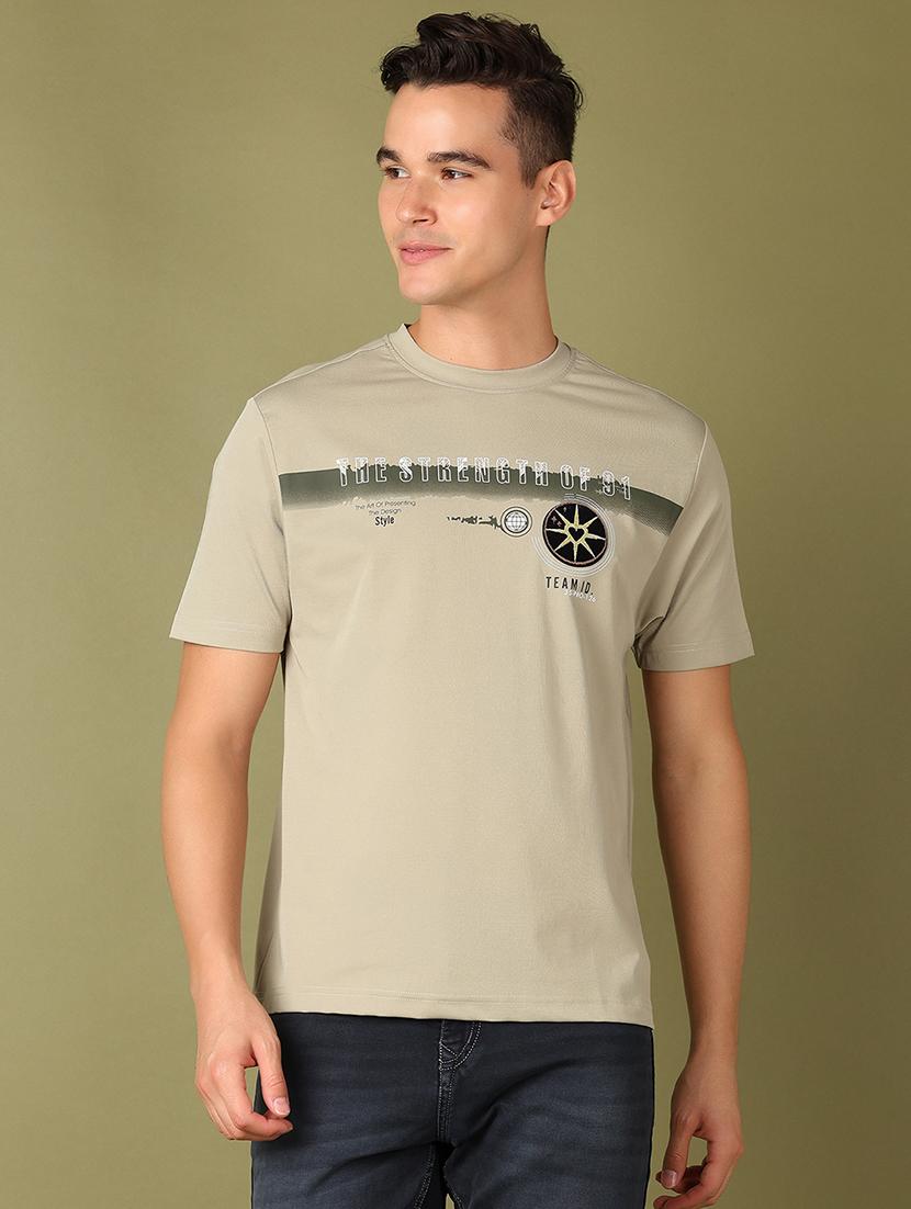 men round neck chest print t-shirt - 21519400 -  Zoom Image - 0