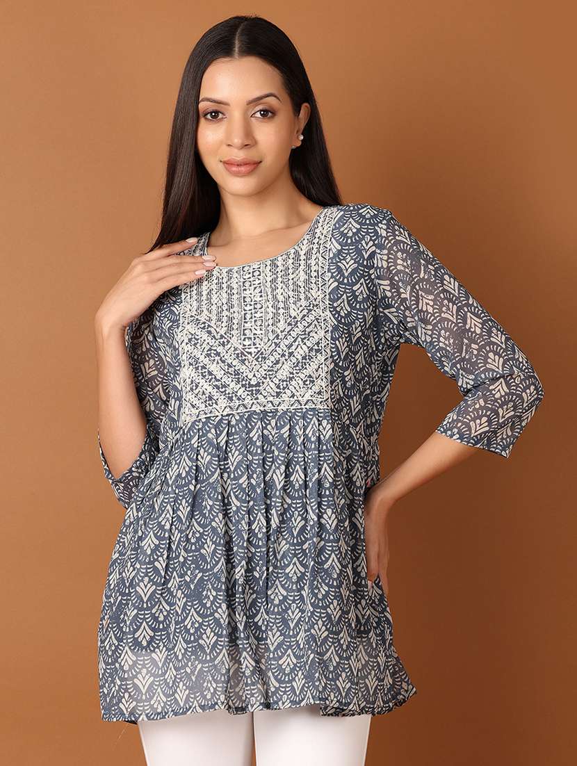 women three quarter sleeve flared kurti