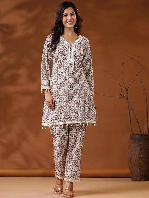 women printed v neck kurta pant set - 21523157 -  Standard Image - 0