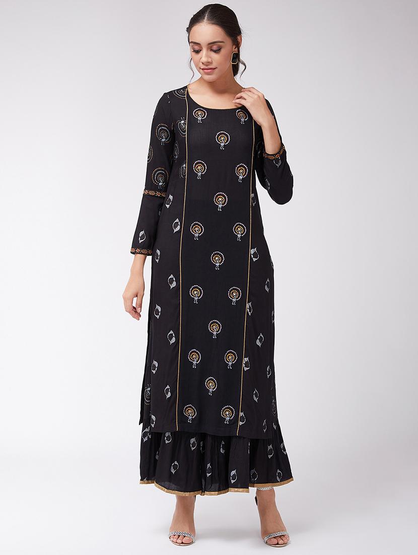 women black round neck straight kurta - 21523196 -  Zoom Image - 0