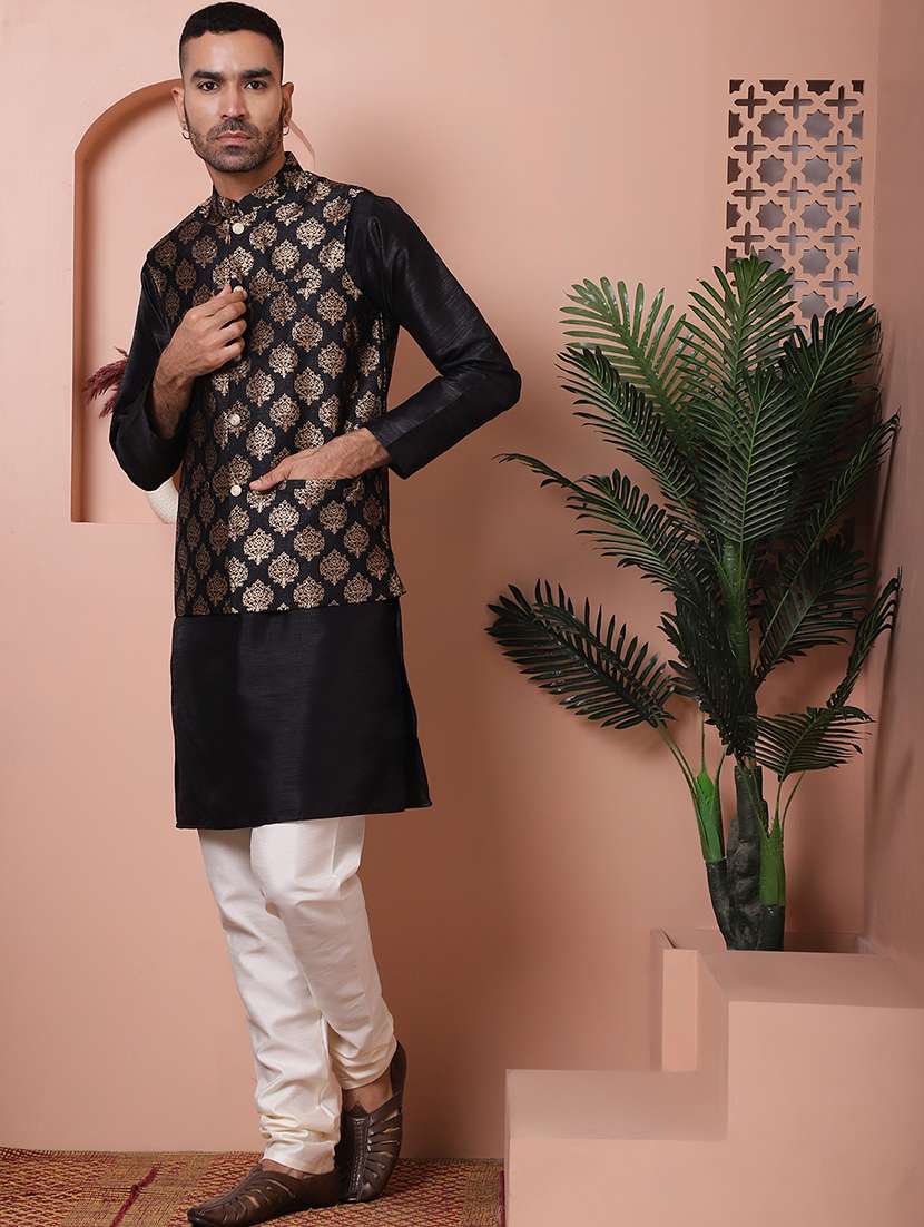 Men Solid Kurta Pyjama Set With Printed Jacket