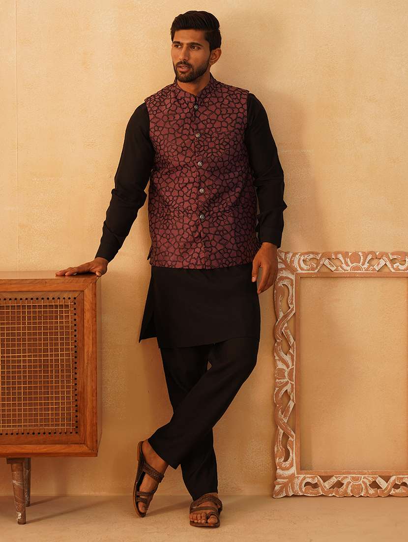 men solid kurta pyjama set with printed jacket