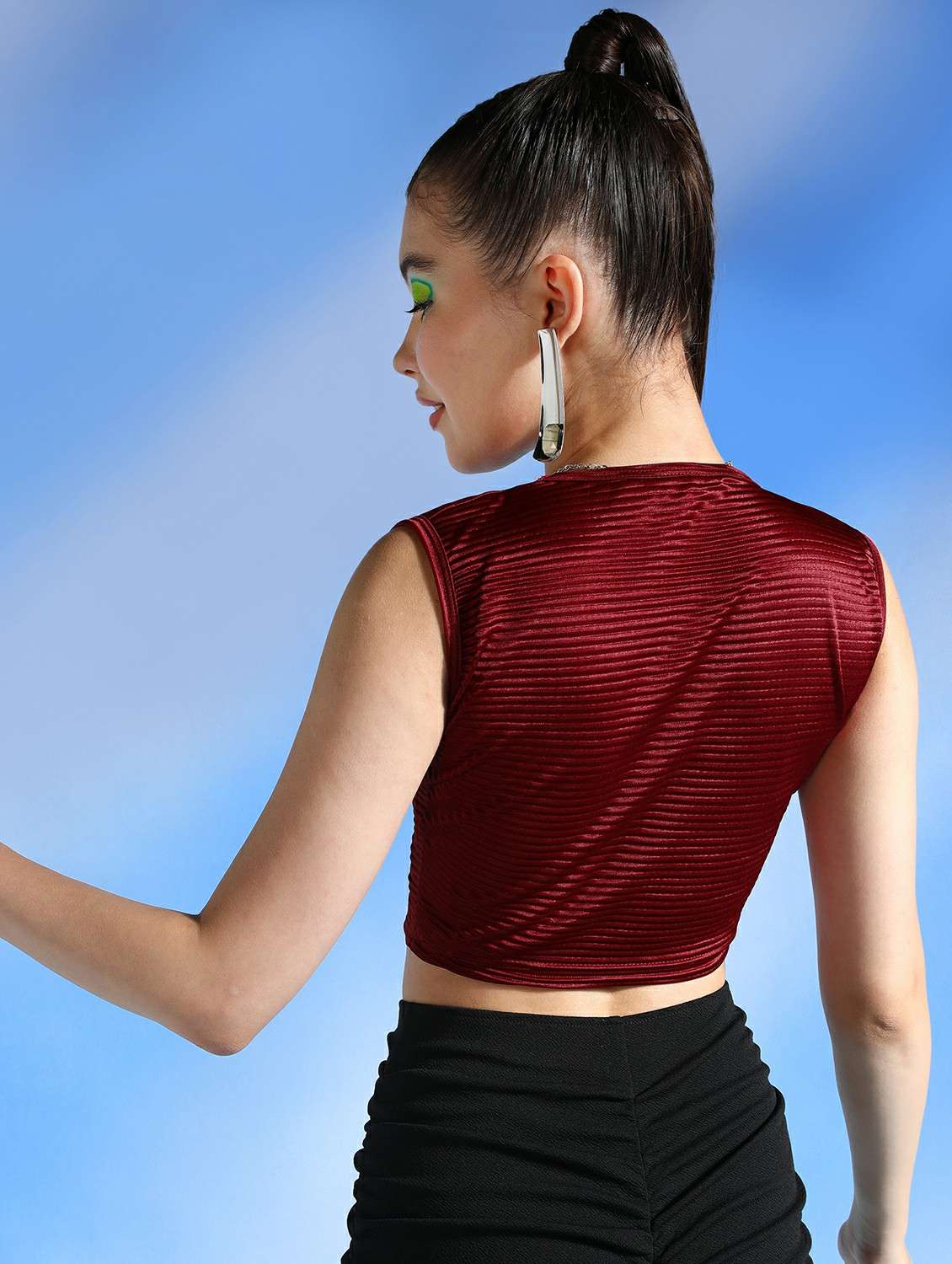 women self design sleeveless crop top - 21525132 - Standard Image - 2