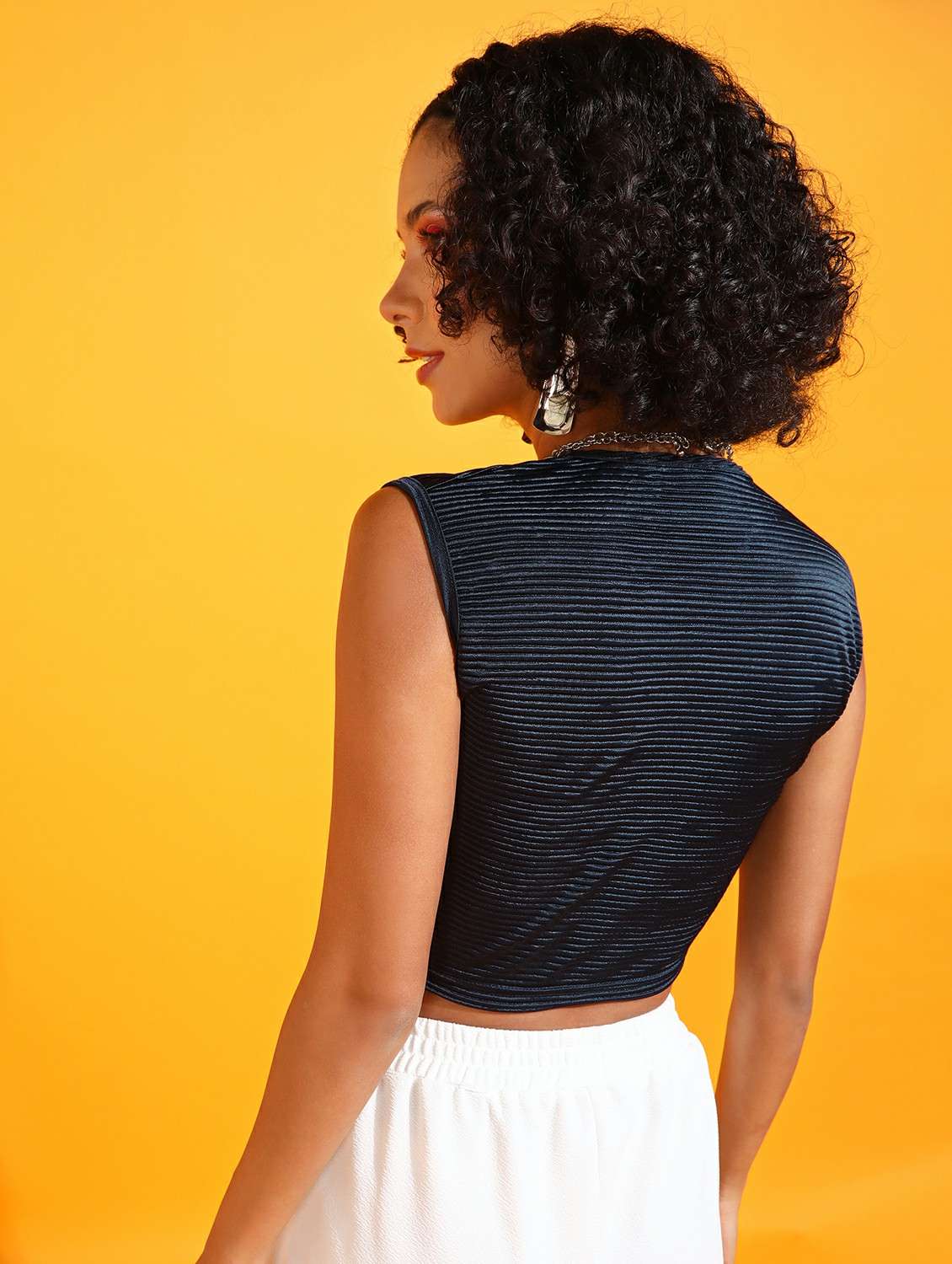 women self design sleeveless crop top - 21525133 -  Standard Image - 2