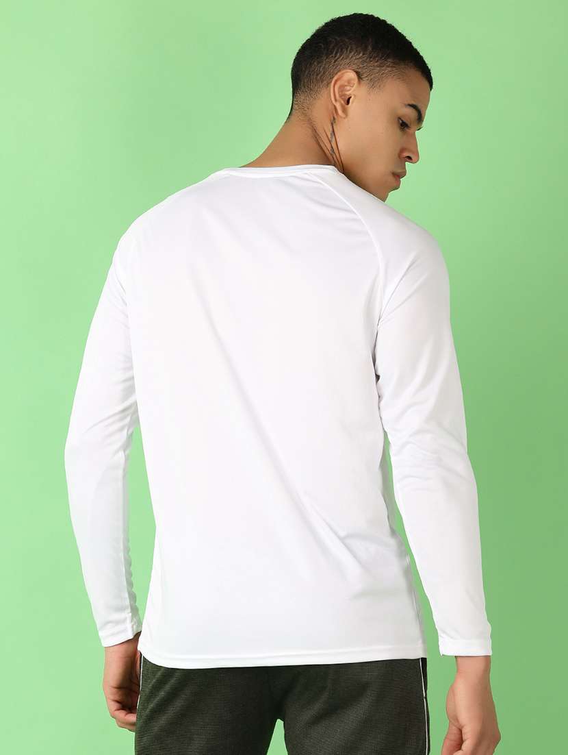 men round neck plain t-shirt - 21528764 -  Standard Image - 2