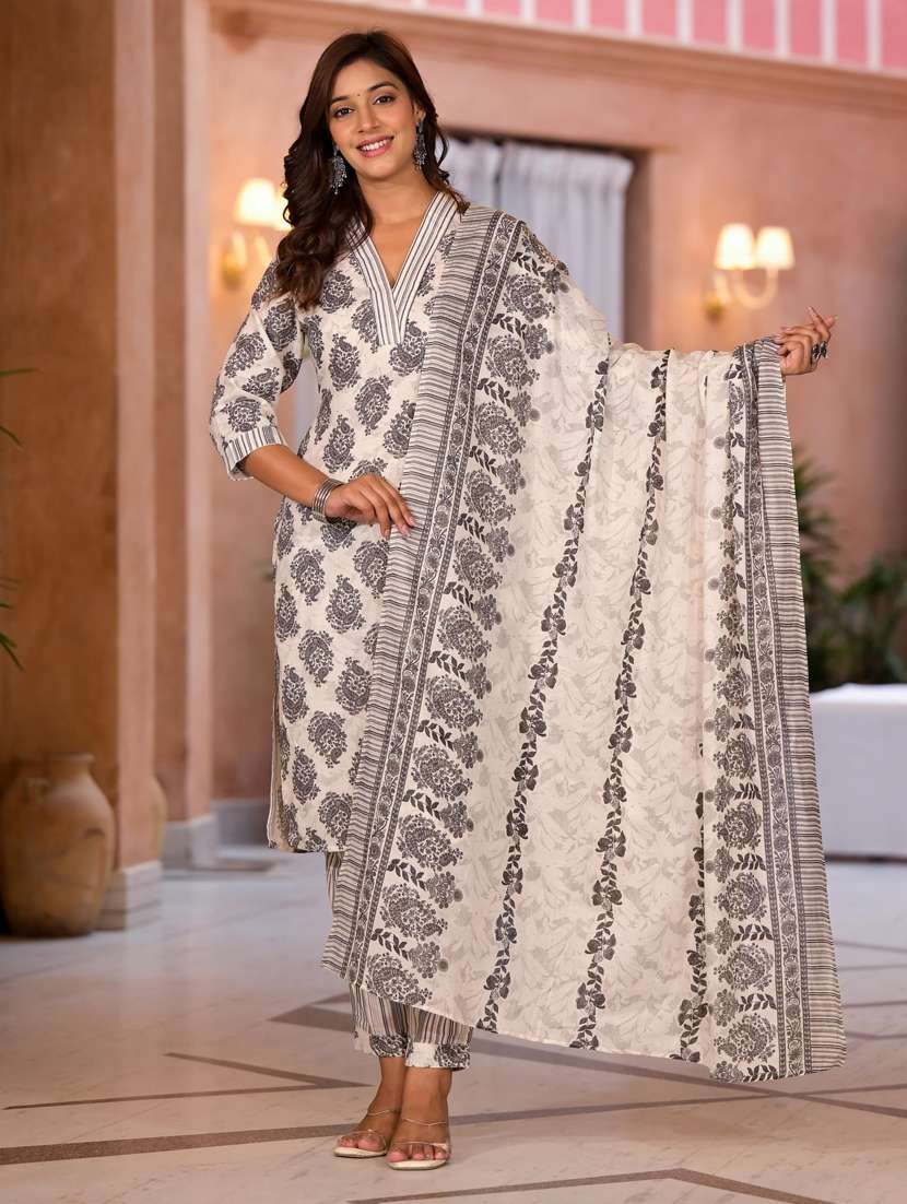 women three quarter sleeve kurta salwar set