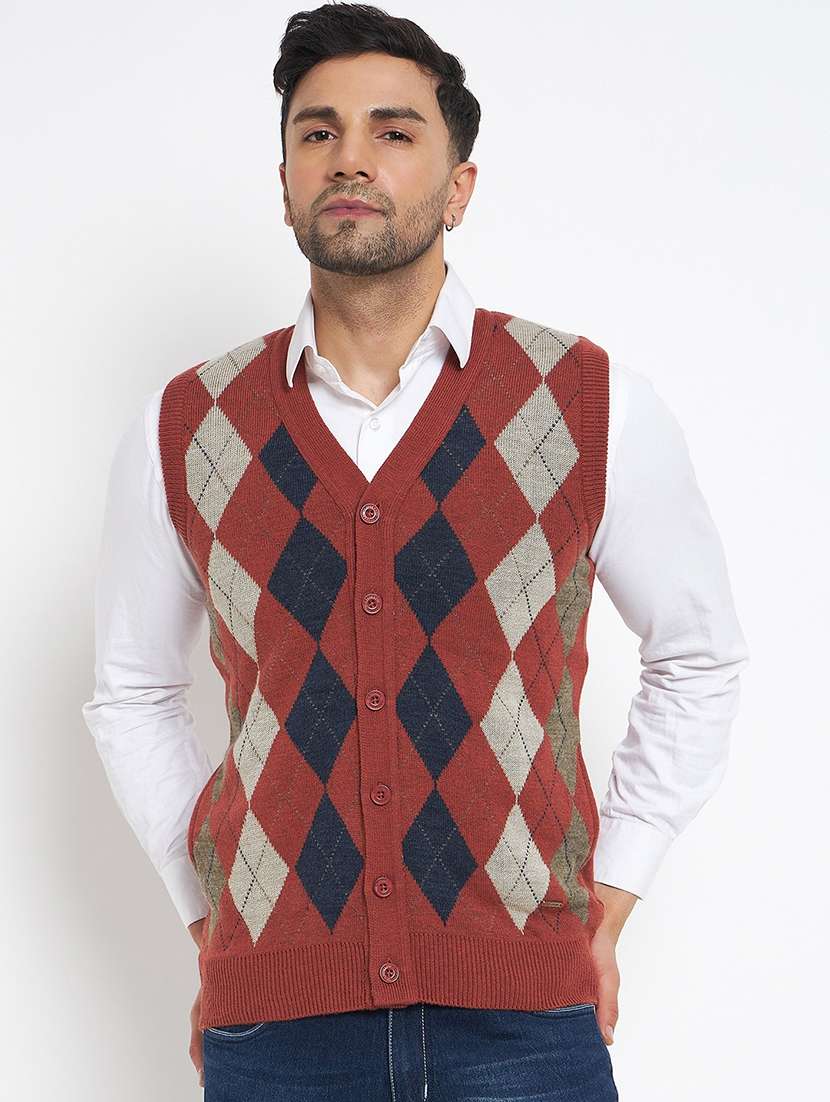 men sleeveless self-designed pullover