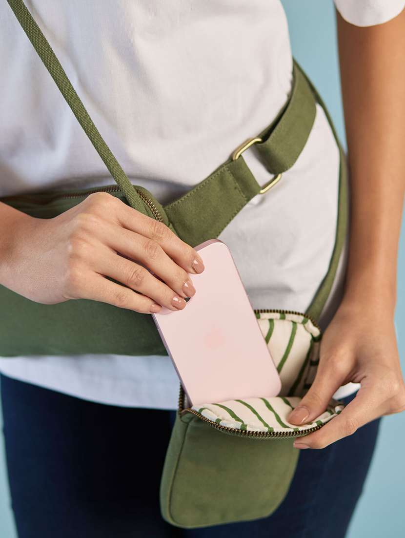 women green solid regular sling bag
