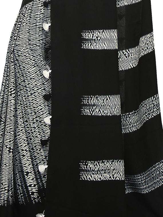 women black printed saree - 21536841 - Standard Image - 2