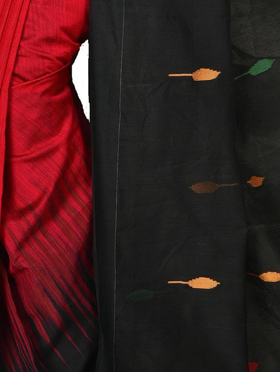 women red woven handloom saree - 21536892 - Standard Image - 2