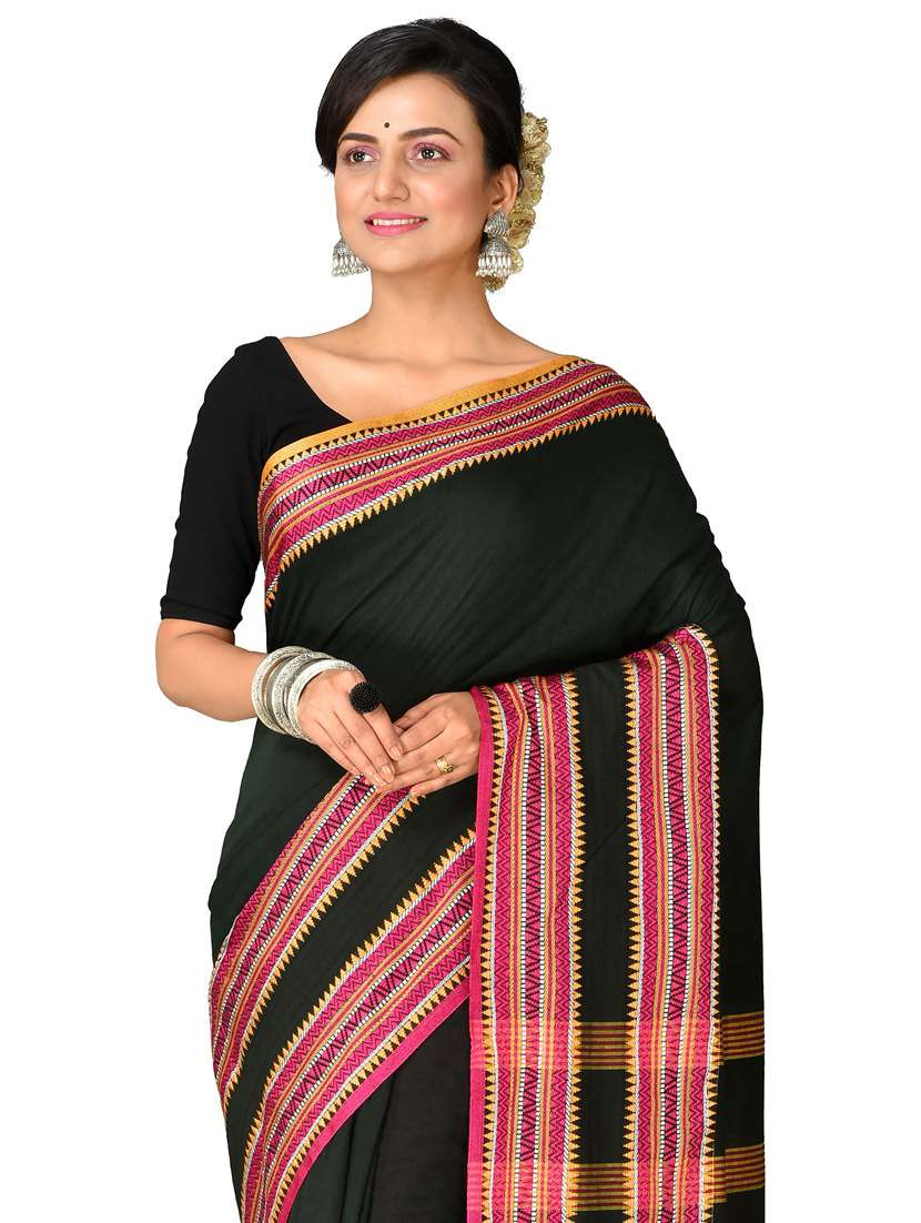 women black solid with bordered handloom saree - 21537102 -  Standard Image - 2