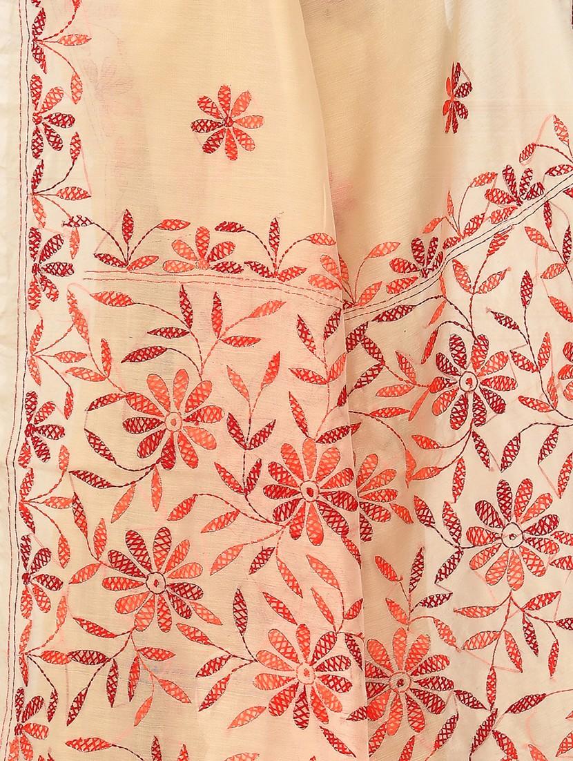 women sold with work chikankari saree - 21537341 - Standard Image - 2