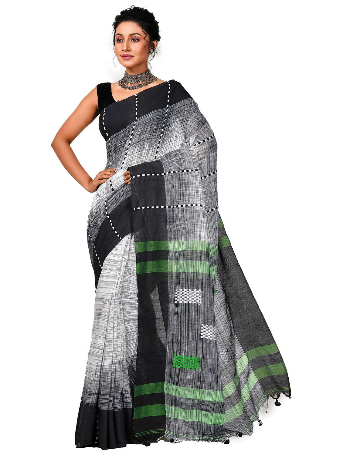 women self design handloom saree