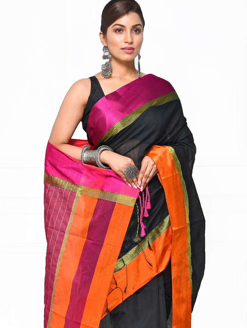 women solid with bordered saree - 21537378 -  Standard Image - 2