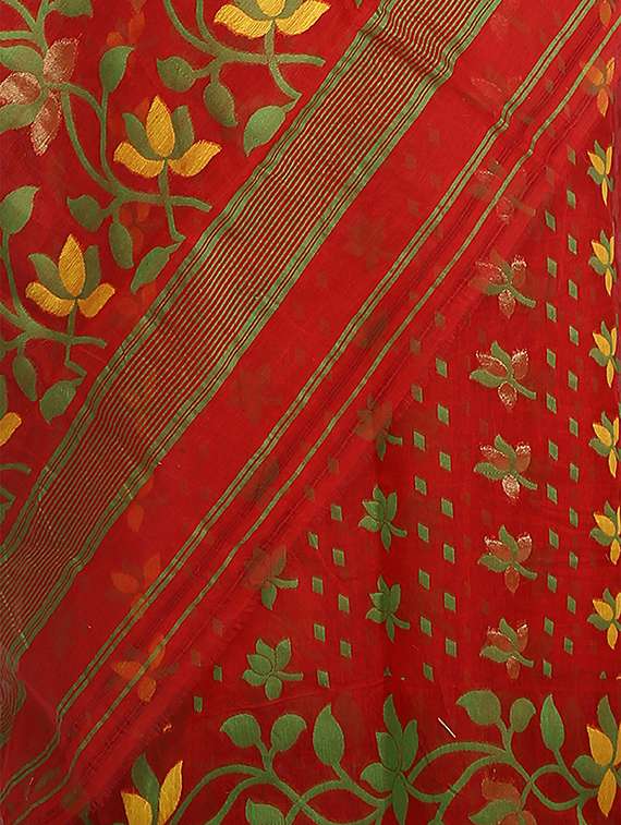 women red jamdani saree - 21537490 - Standard Image - 2
