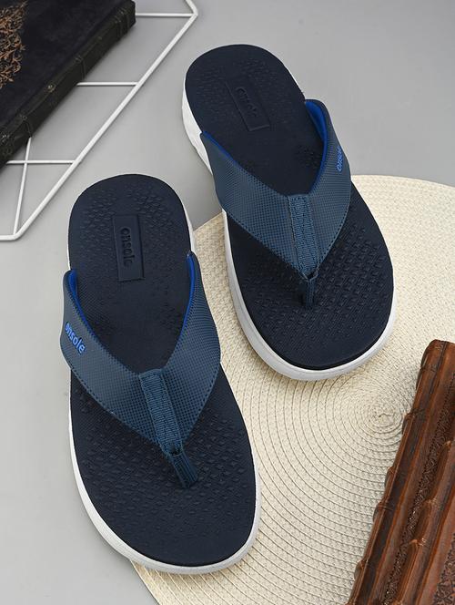 men solid toe separator slippers - 21537525 - Standard Image - 0