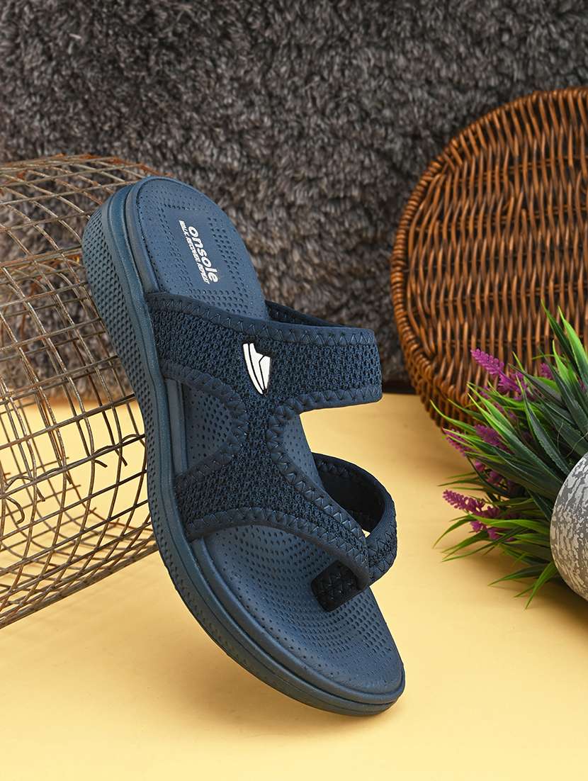 women textured slippers