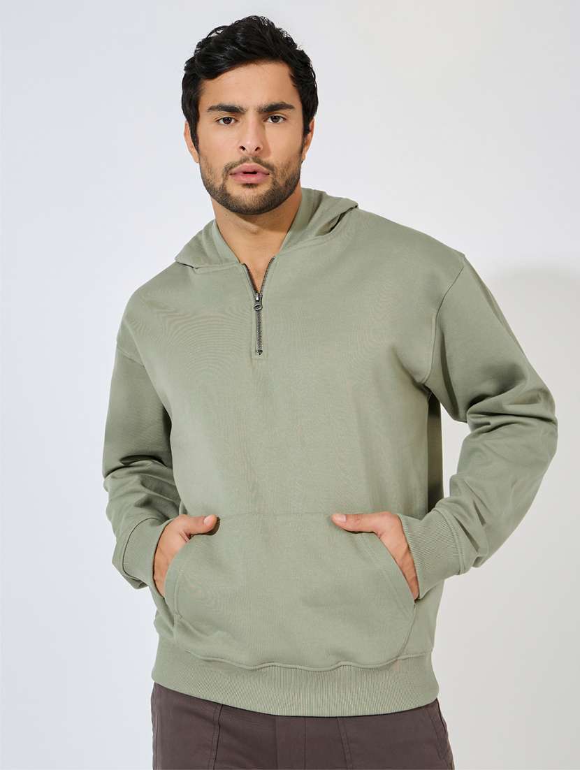 men solid long sleeve hoocded sweatshirt