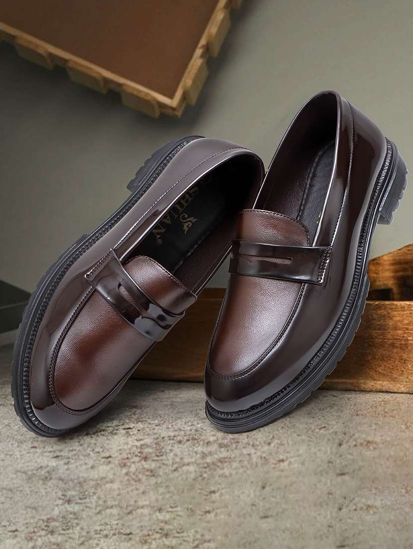 men brown solid slip on loafer - 21544909 - Zoom Image - 0