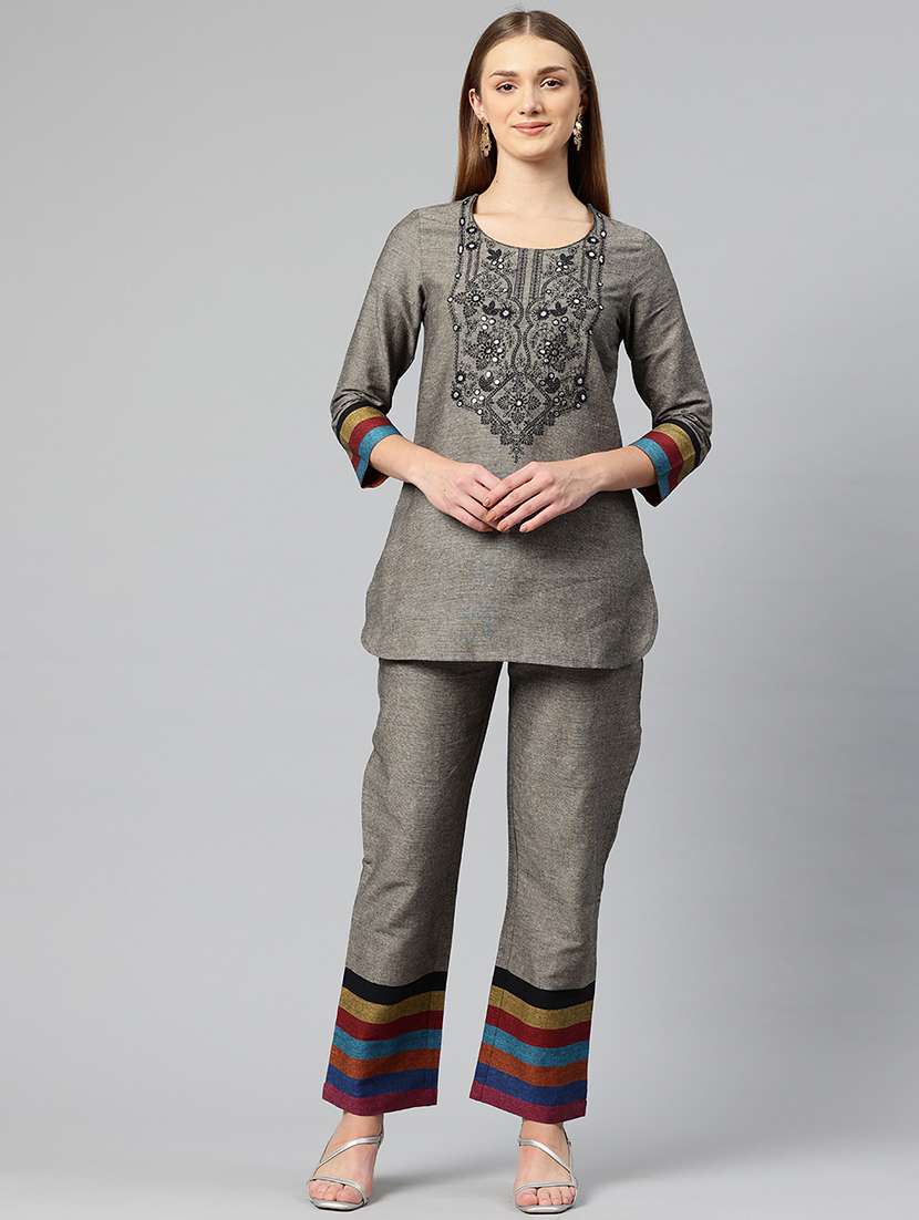 women embroidered top and trouser co-ord set - 21547537 - Zoom Image - 0