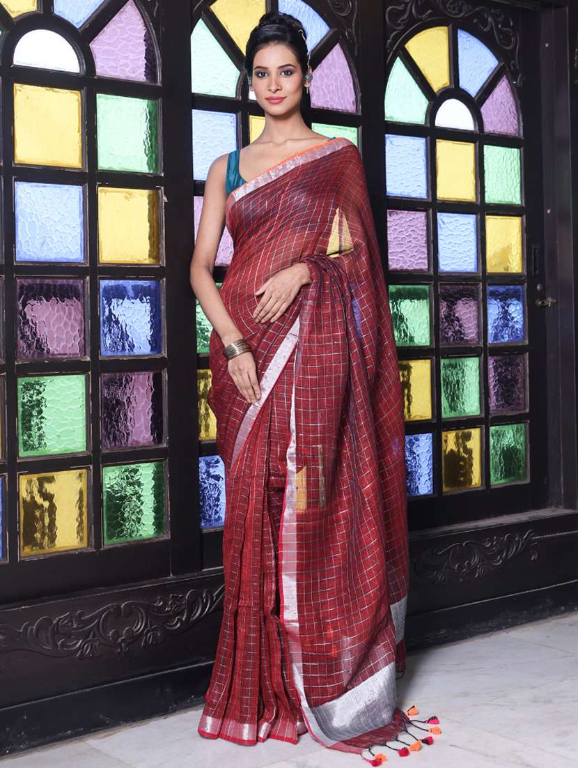 women checkered handloom saree with blouse - 21548847 -  Zoom Image - 0