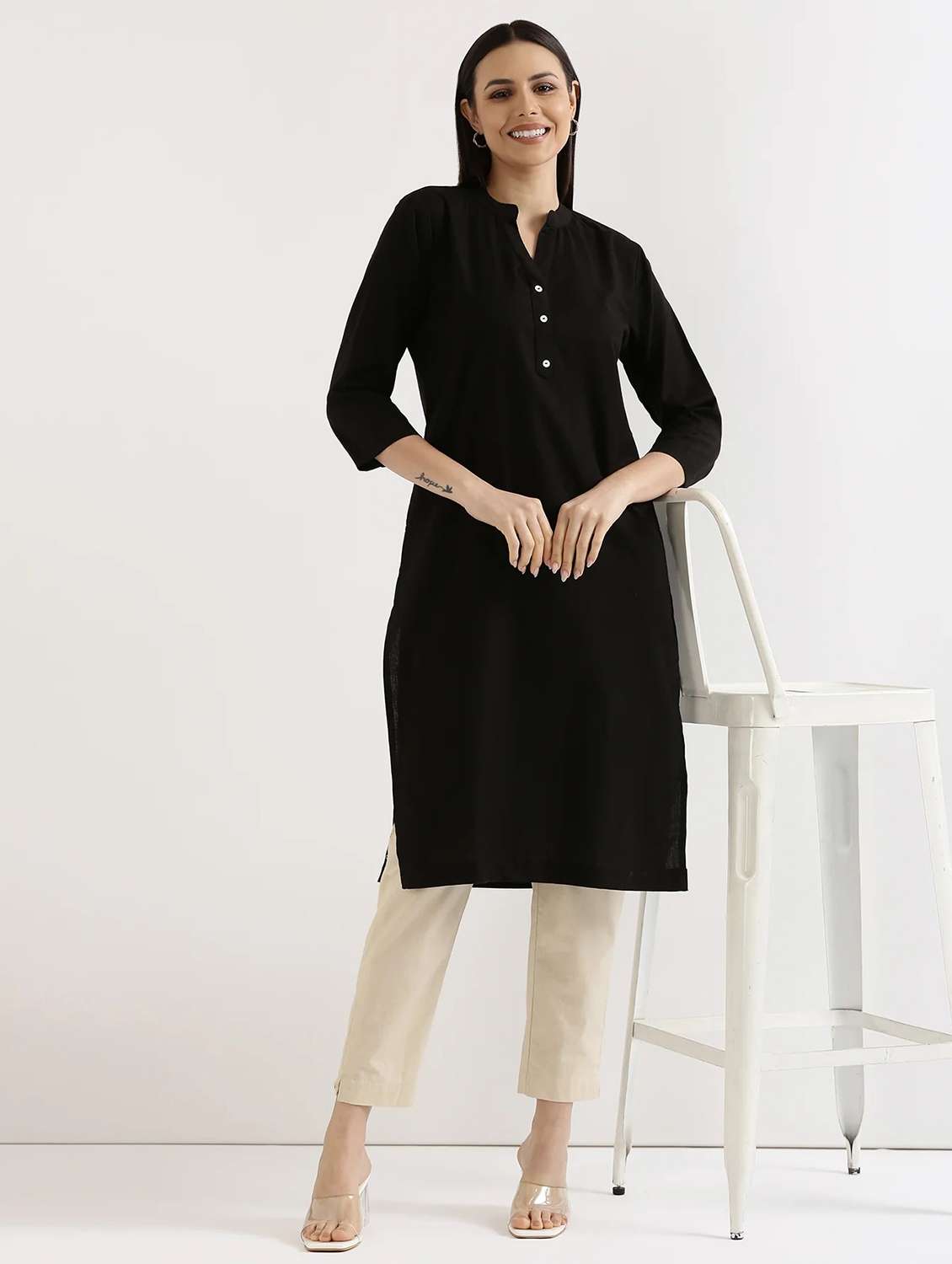 women black solid straight kurta