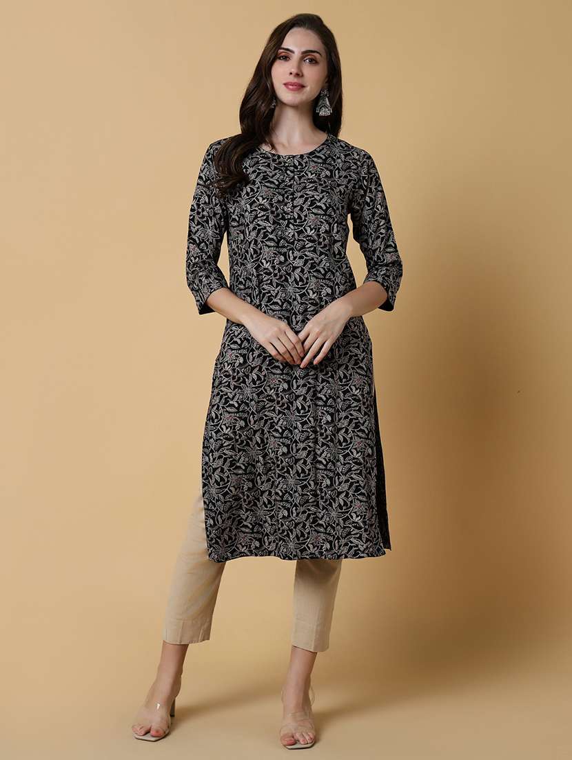 women printed three quater sleeve straight kurta
