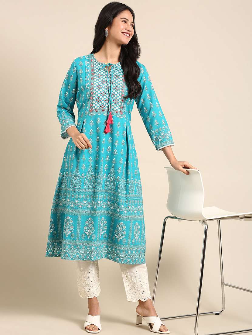 women printed rie-up neck kurta pant set