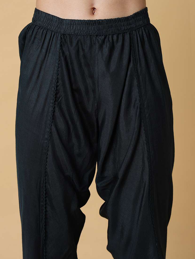 women green floral printed dhoti kurta set with slip inner  - 21550408 -  Standard Image - 7