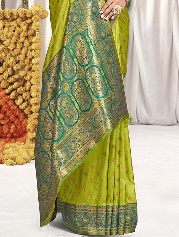 green silk handloom saree with blouse - 21551406 - Standard Image - 2