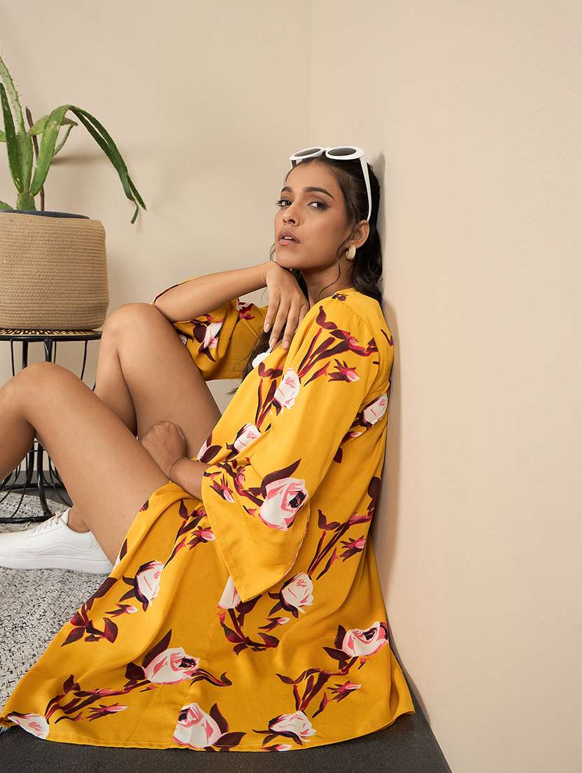 Women Floral Printed Shrug And Shorts Co Ord Set