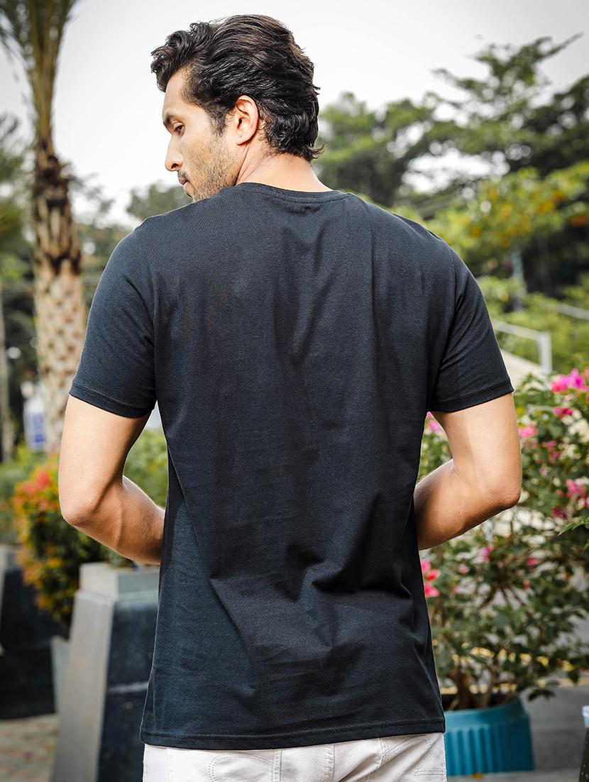men chest print round neck t-shirt - 21553874 - Standard Image - 2